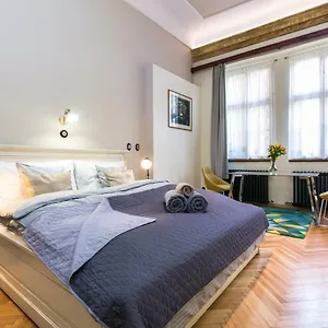 Nebovidy I - Free Parking - Terrace - Air Conditioning Apartament