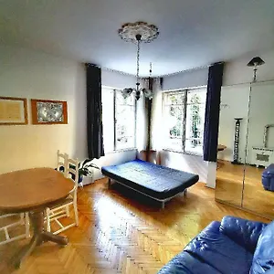 https://romantic-studio-flat-in-the-buda-hills.inbudapesthotels.com